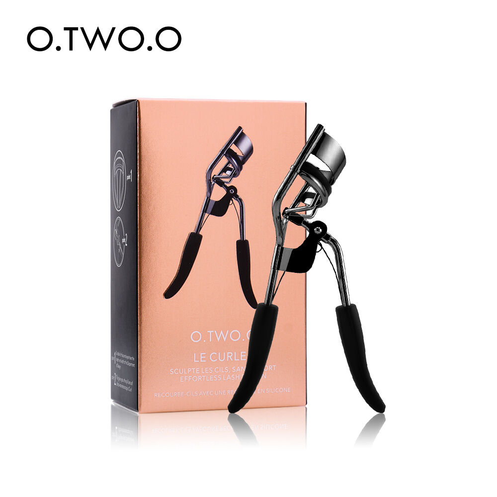 O.Two.O Black / Silver Eyelash Curler - Image 2